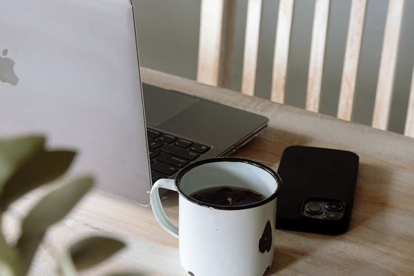 Minimalist tech lines representing active lifestyle routine